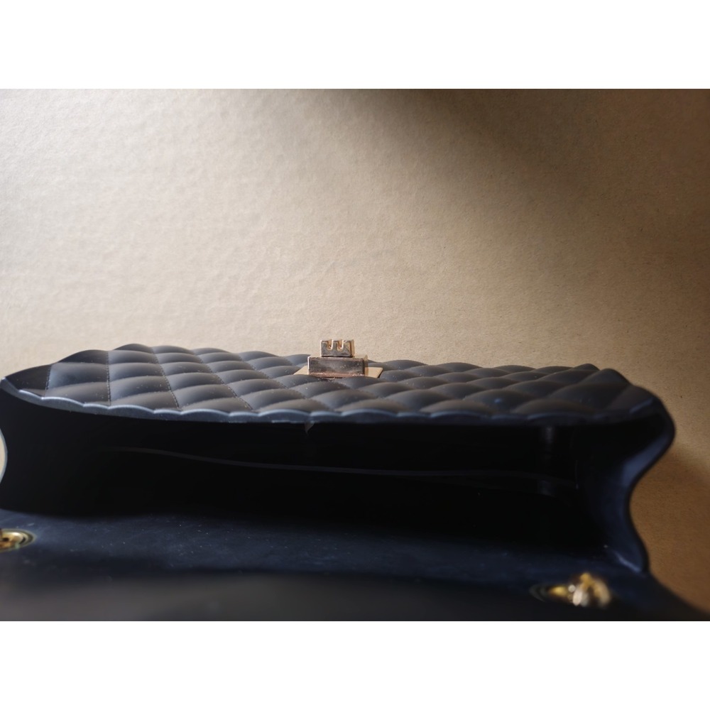Women's Small Black Quilted Crossbody Or Shoulder Bag Gold Chain Strap Turn Lock - Picture 7 of 12